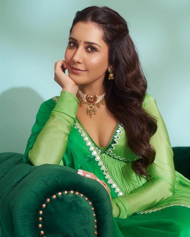 Raashii Khanna 7