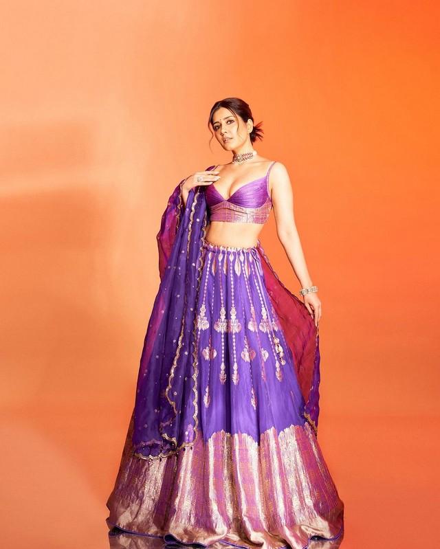 Raashii Khanna 9