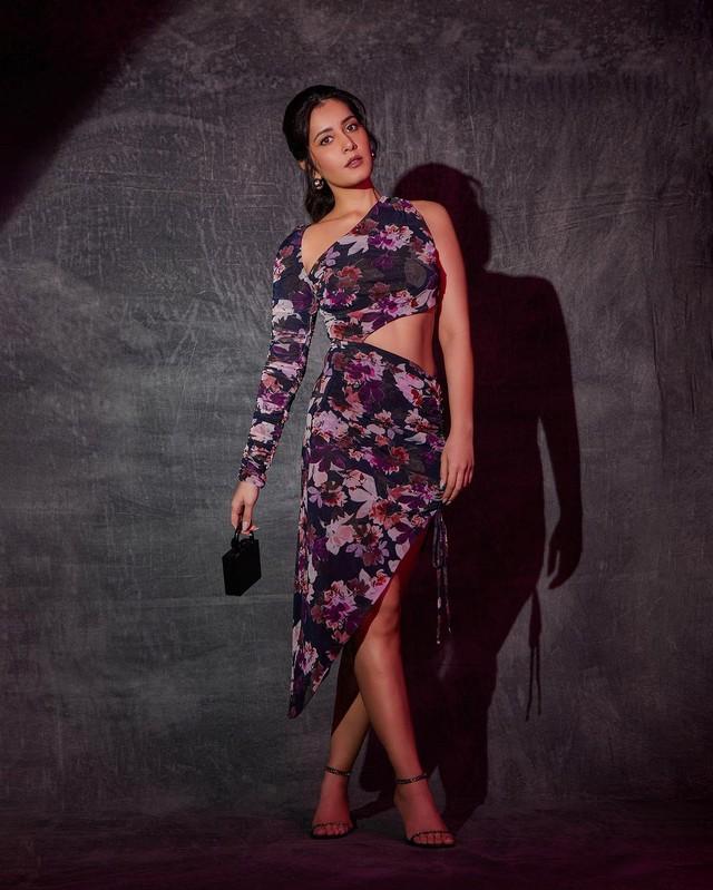 Raashii Khanna 4