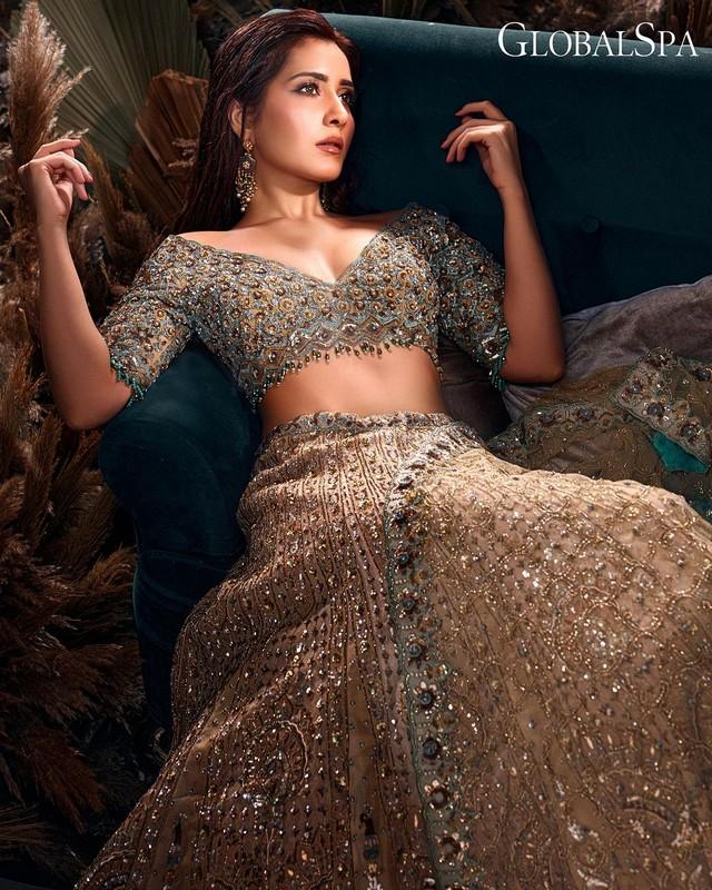 Raashii Khanna 2