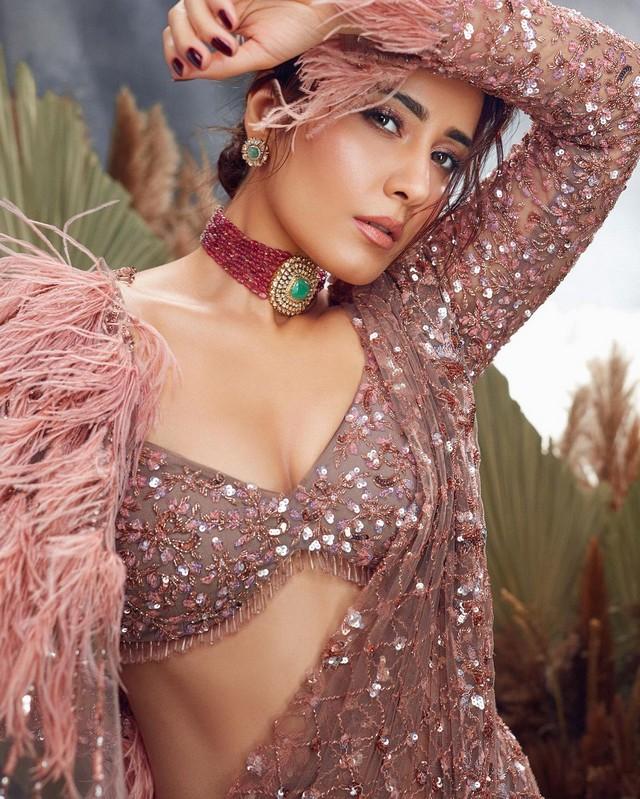 Raashii Khanna 9
