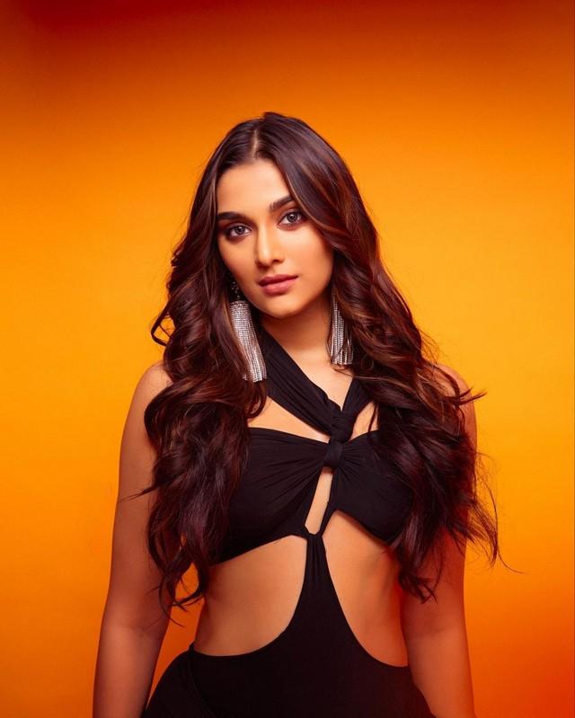Saiee Manjrekar 7