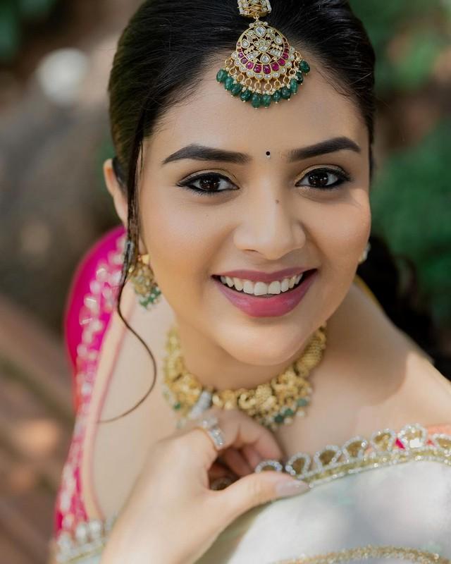 Sreemukhi 3