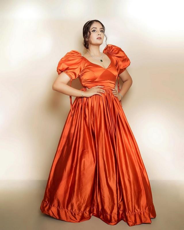 Sreemukhi 2