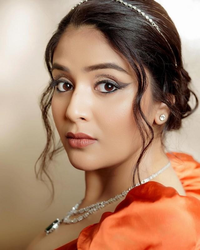 Sreemukhi 3