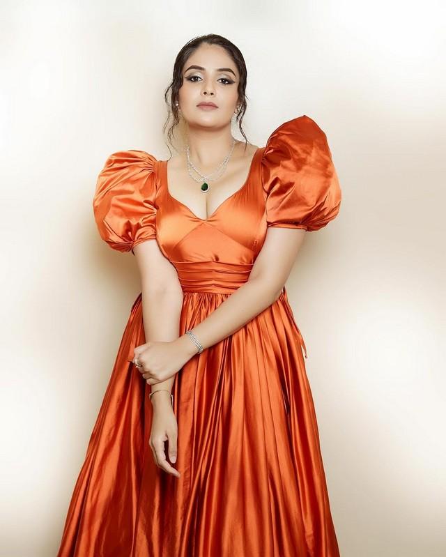 Sreemukhi 7