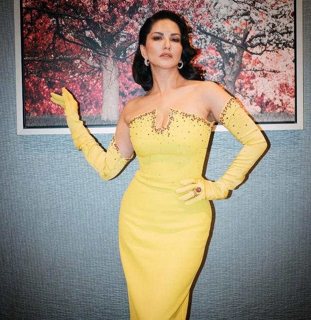 Sunny Leone 4