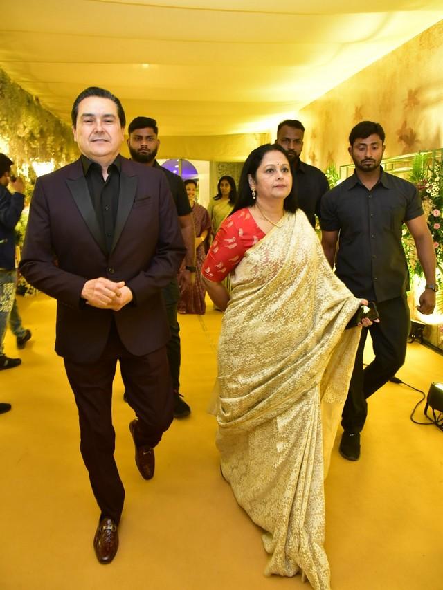 Varun Lavanya Reception Photos 19