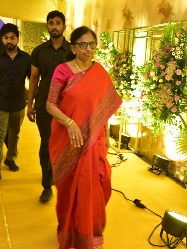 Varun Lavanya Reception Photos 24