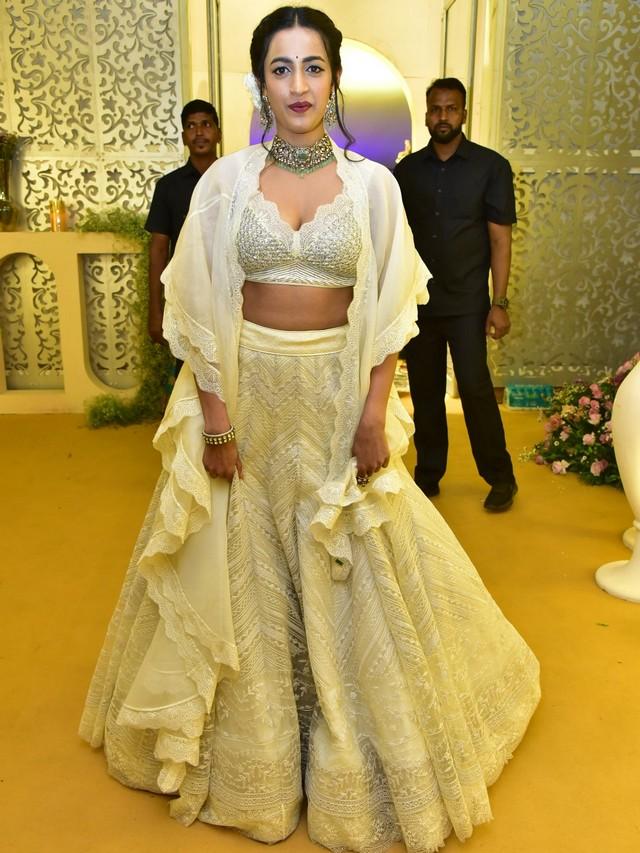 Varun Lavanya Reception Photos 10