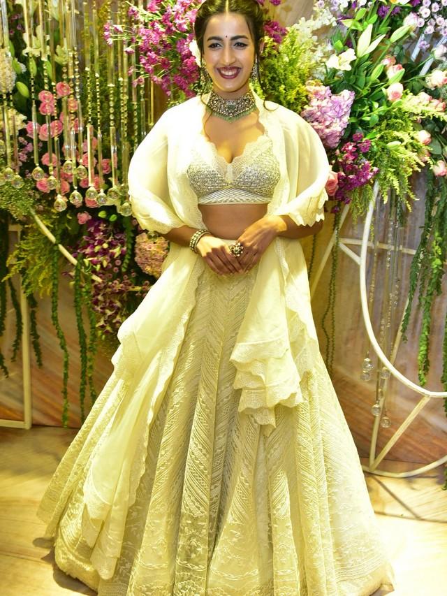Varun Lavanya Reception Photos 11