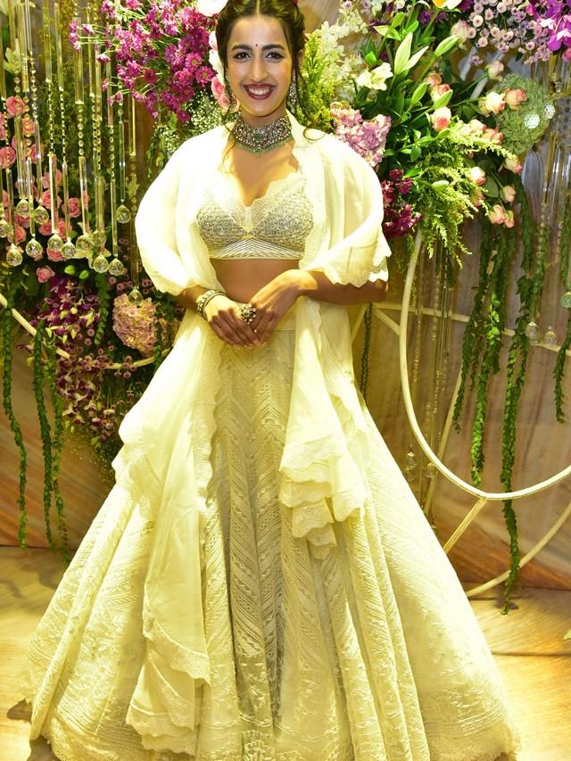 Varun Lavanya Reception Photos 12
