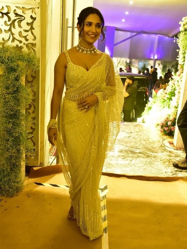 Varun Lavanya Reception Photos 28