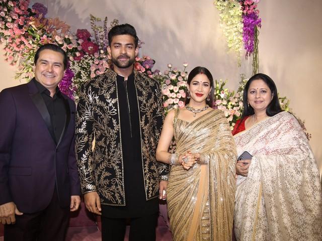 Varun Lavanya Reception Photos 14