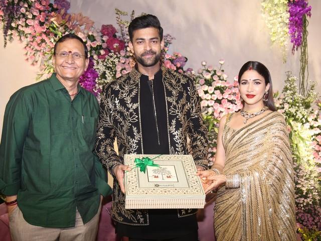 Varun Lavanya Reception Photos 18