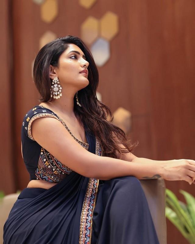 Eesha Rebba 5