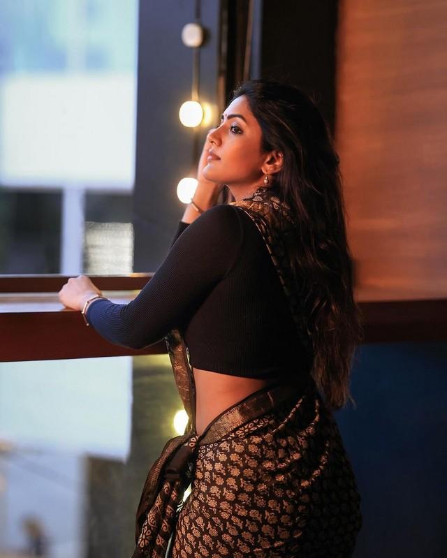 Eesha Rebba 8