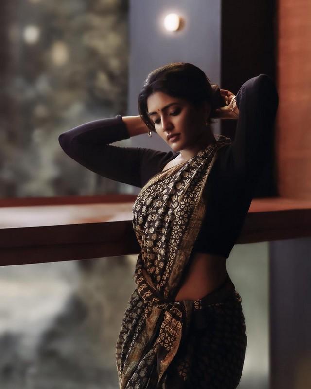 Eesha Rebba 9