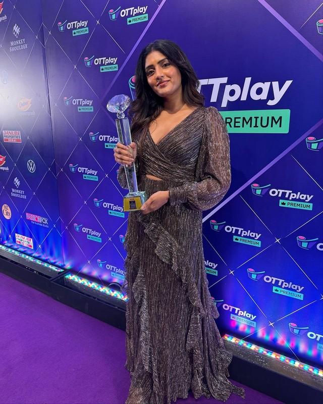 Eesha Rebba 2