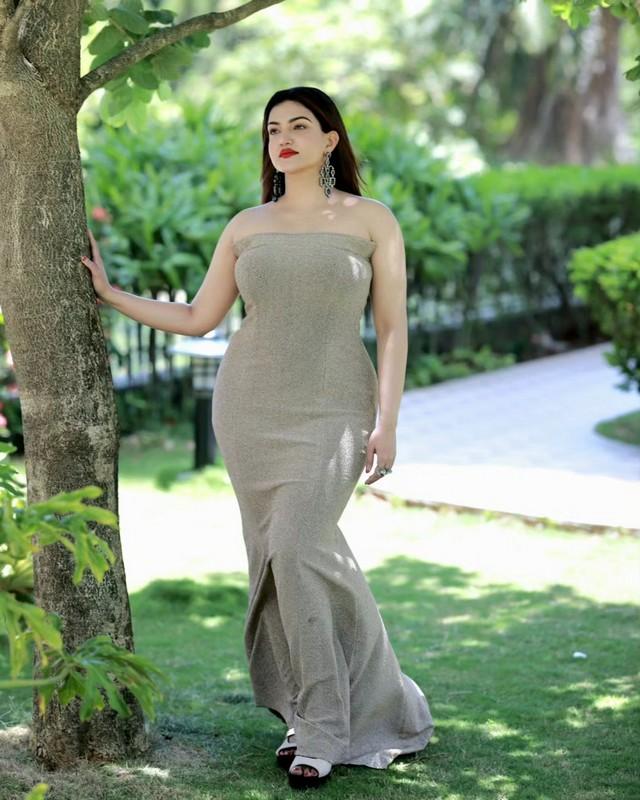 Honey Rose 6