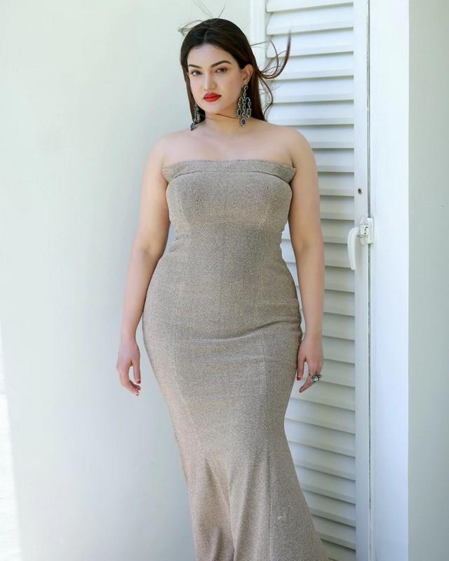 Honey Rose 7