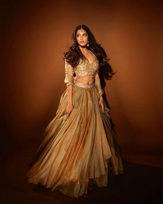 Malavika Mohanan 10