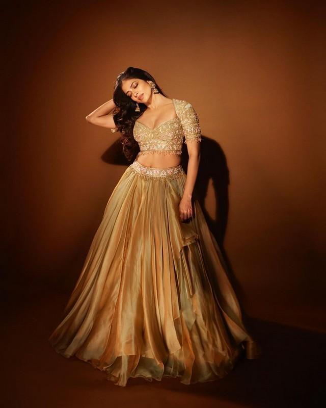 Malavika Mohanan 8