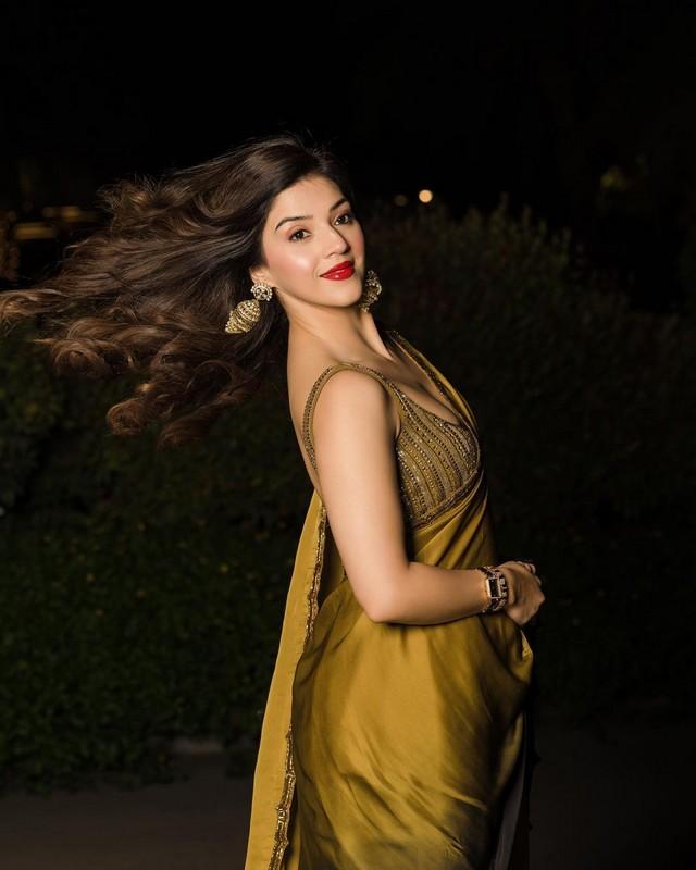 Mehreen Pirzadaa 1