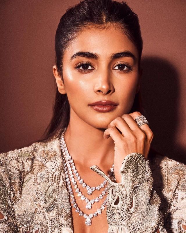 Pooja Hegde 11