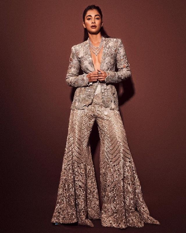 Pooja Hegde 7
