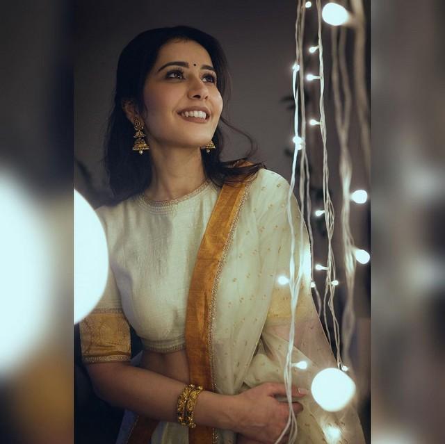 Raashii Khanna 2