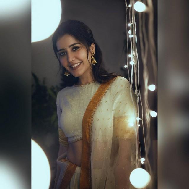 Raashii Khanna 4
