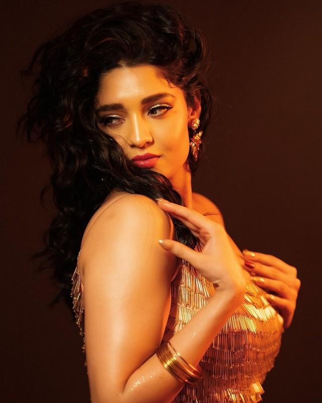Ritika Singh 5