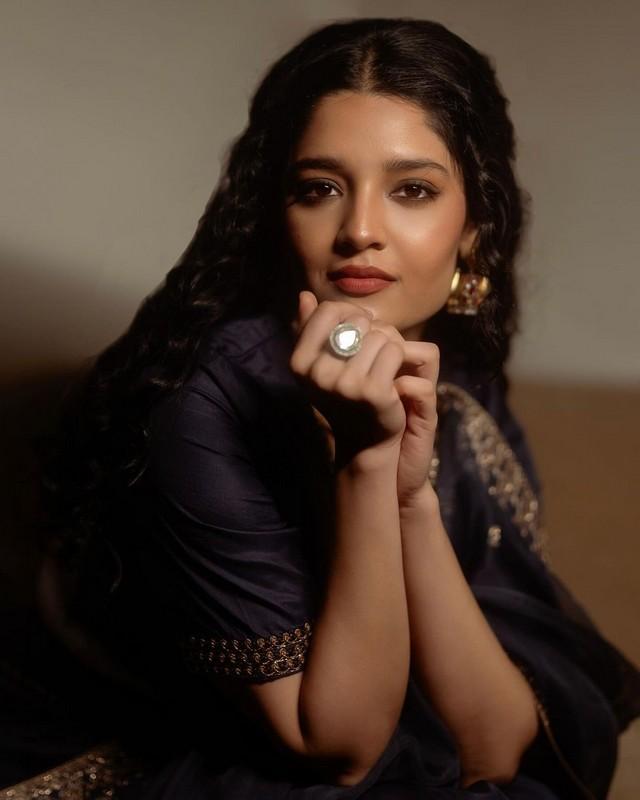 Ritika Singh 6