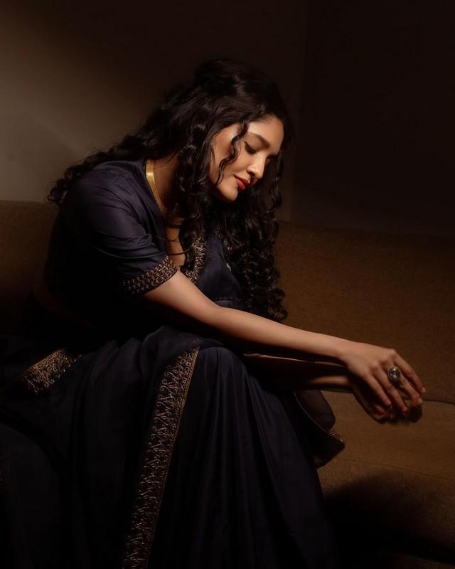 Ritika Singh 9