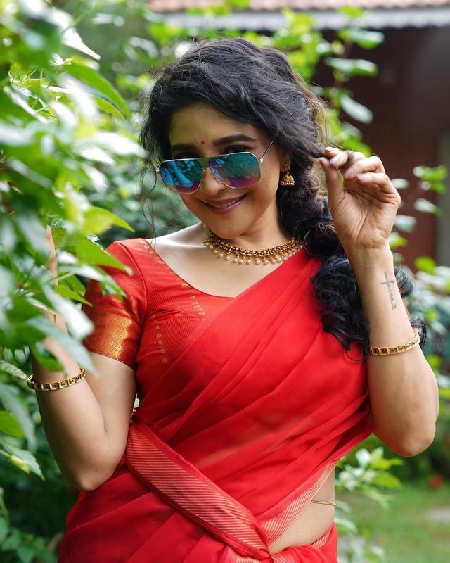 Sakshi Agarwal 1