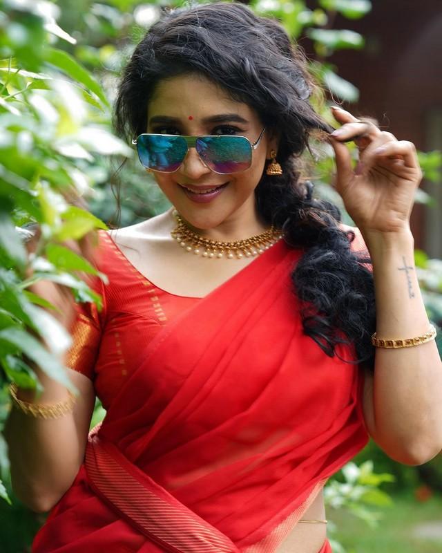 Sakshi Agarwal 2