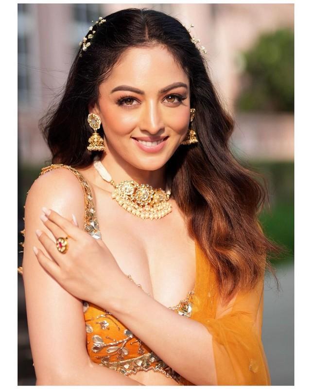 Sandeepa Dhar 6