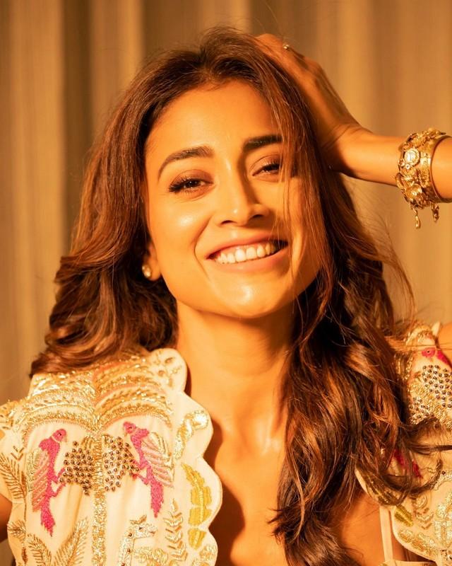 Shriya Saran 5