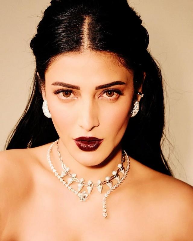 Shruti Haasan 4