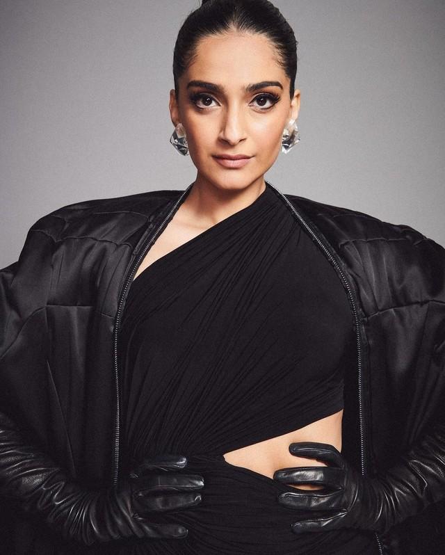 Sonam Kapoor 8