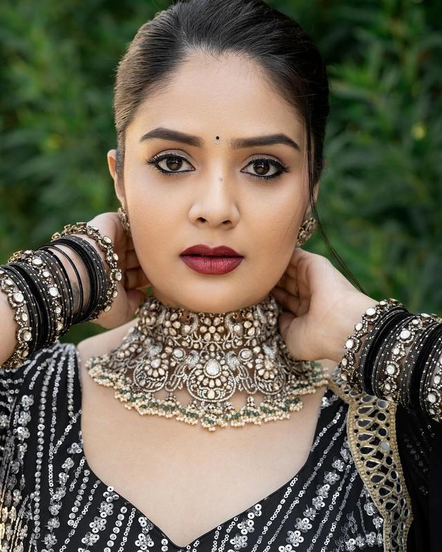 Sreemukhi 3