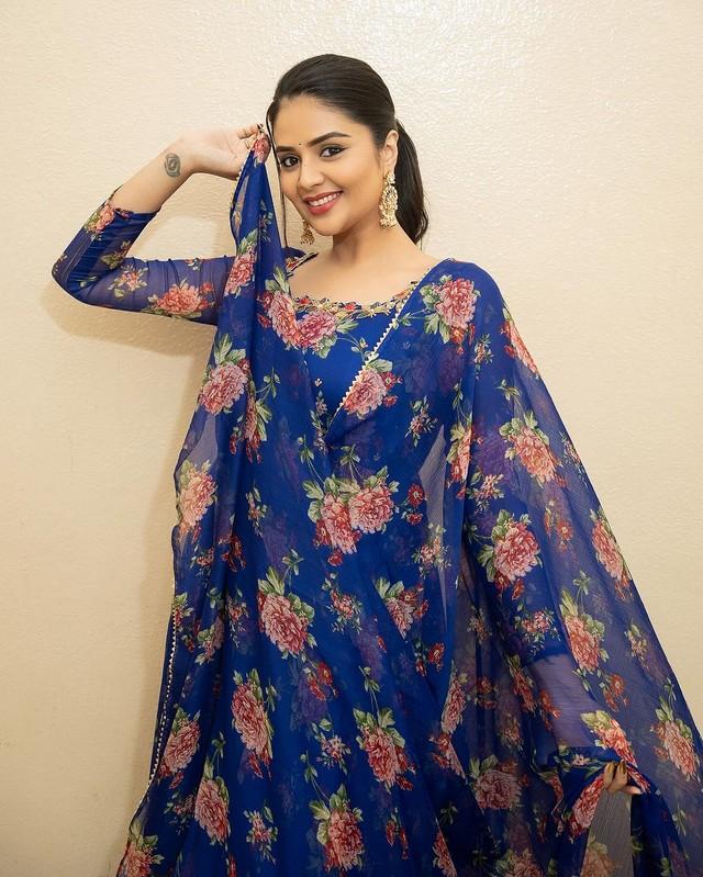 Sreemukhi 2