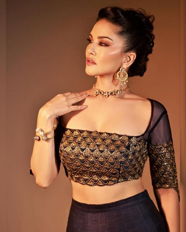 Sunny Leone 4
