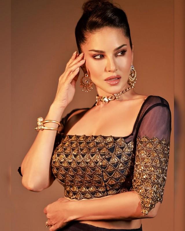 Sunny Leone 7