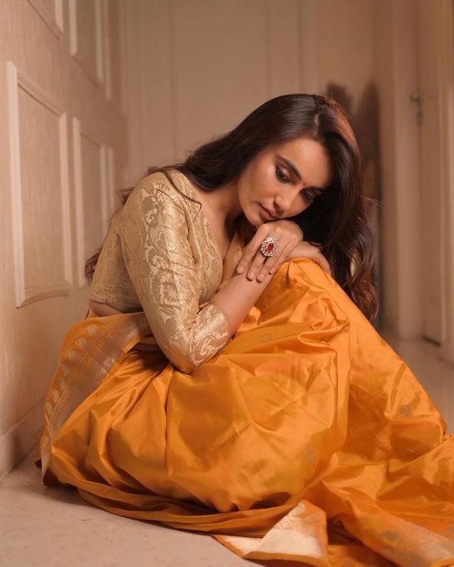 Surbhi Jyoti 1