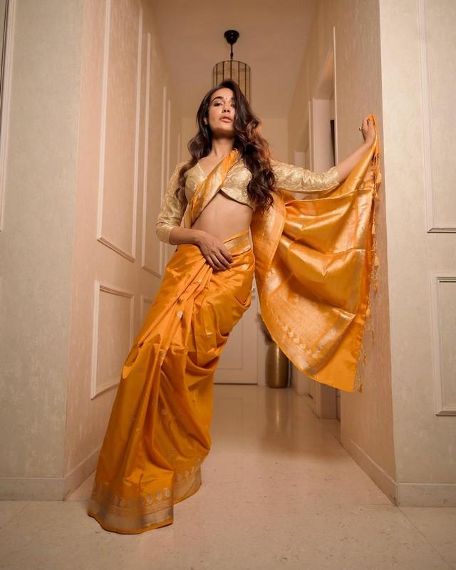 Surbhi Jyoti 3