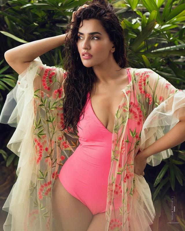 Akshara Gowda 7