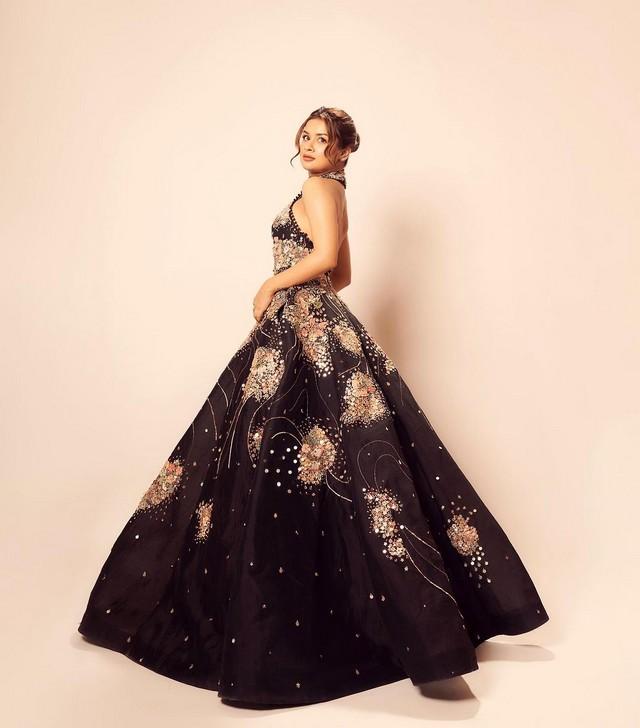 Avneet Kaur 4