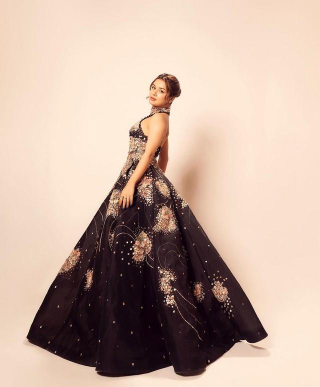 Avneet Kaur 9